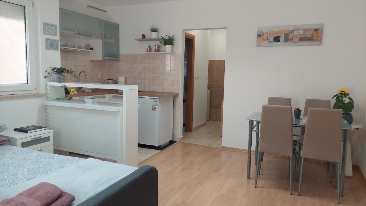 Studio 7Even Ground Floor Πούλα Εξωτερικό φωτογραφία